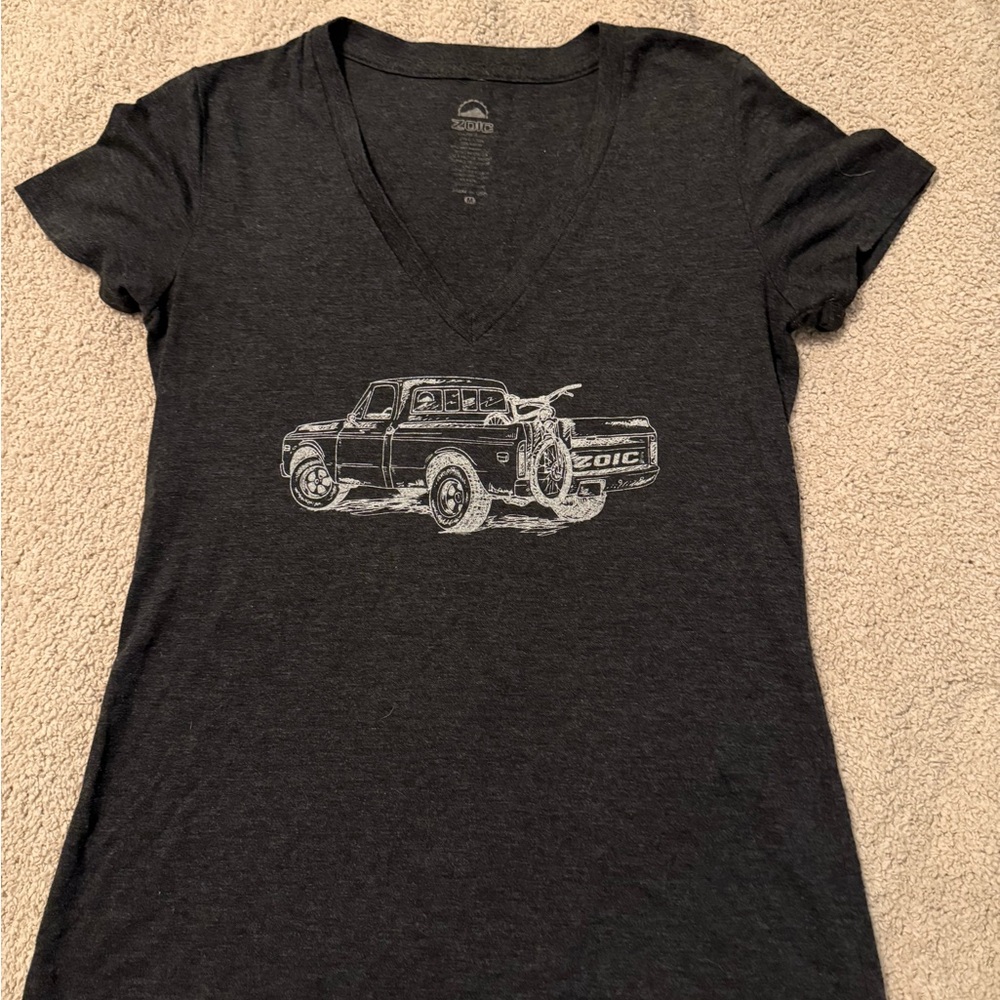 Black Fitted Graphic Short Sleeve Tee